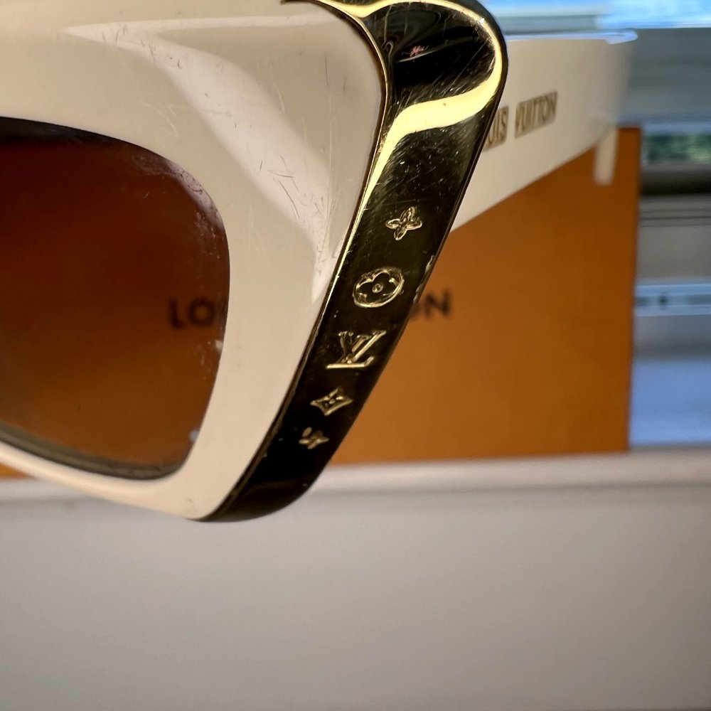Louis Vuitton Moon Cat Eye Sunglasses Creme Monogram Temples - Picture 5 of 10